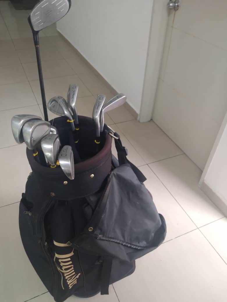 GOLF SET, Sports Equipment, Sports & Games, Golf on Carousell