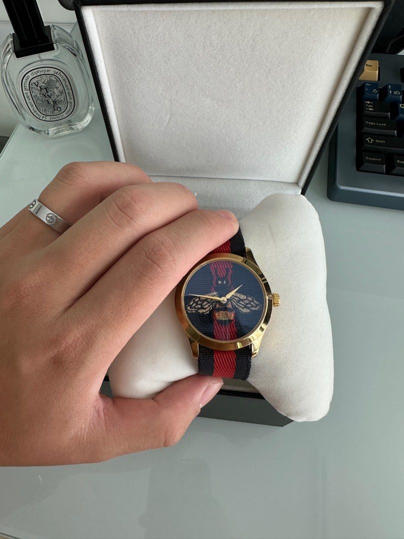 U.P 1.4K Gucci Bee Watch Gold