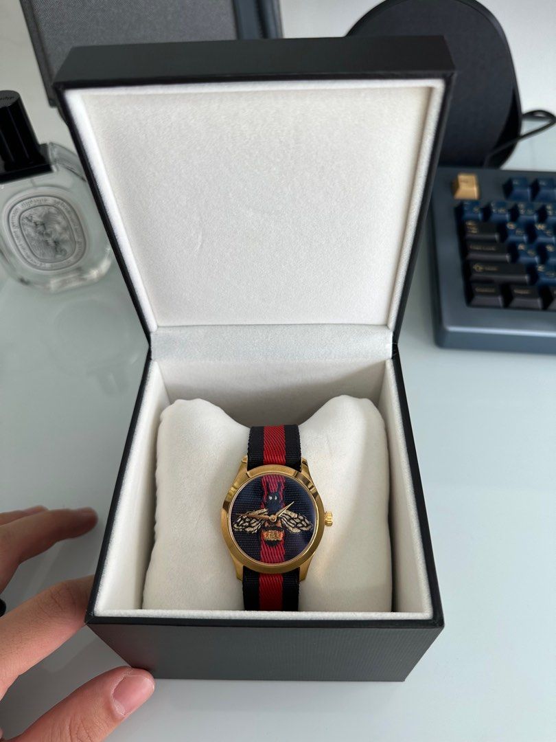 Mens gucci bee watch best sale