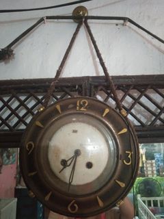 Hanging wall clock