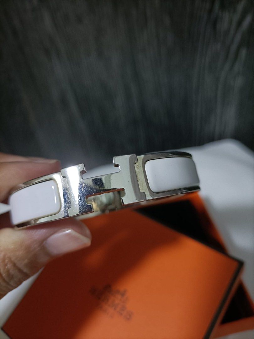 White and clearance silver hermes bracelet