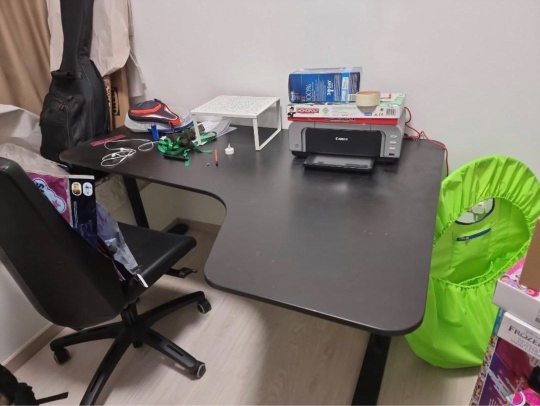 Ikea desk top bekant corner