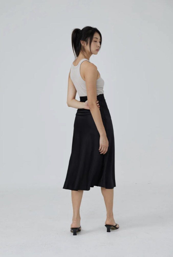 Black swing midi skirt online