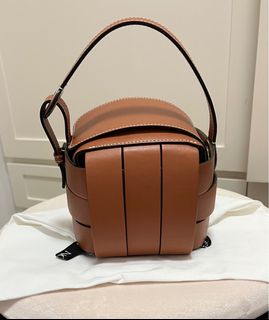 （分類：）位於 。 由 asl_l 提交（商品編號 1250911373，圖片 1）。簡介： 。