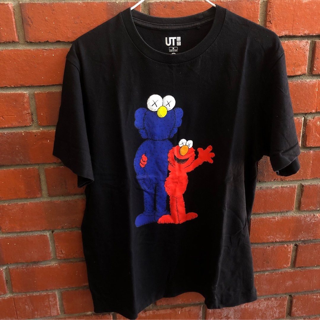 Kaws x uniqlo x sesame street crewneck hotsell