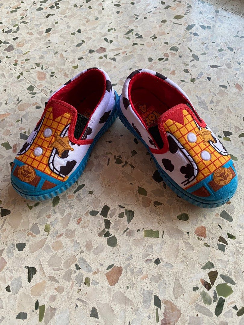 Toy story clearance kid shoes