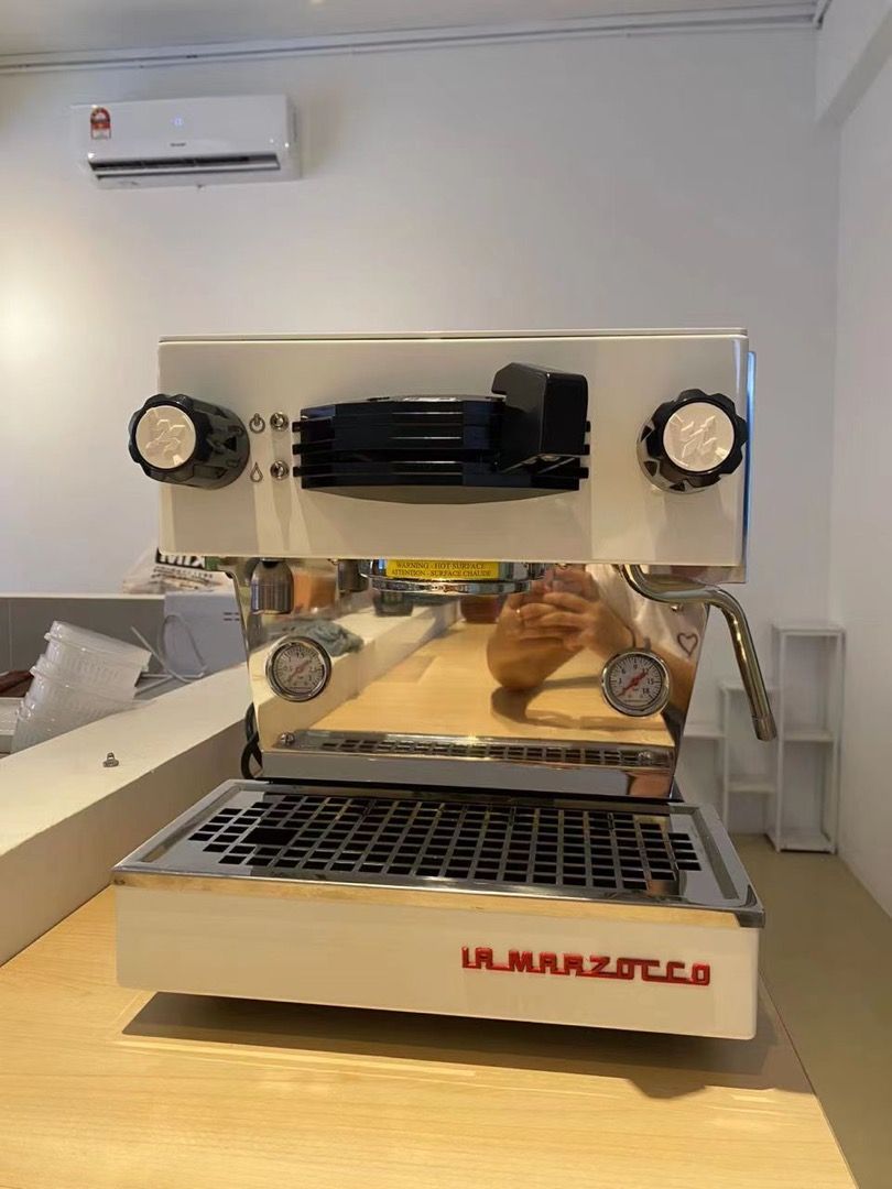 https://media.karousell.com/media/photos/products/2023/8/24/la_marzocco_linea_mini_espress_1692870119_615b8603_progressive