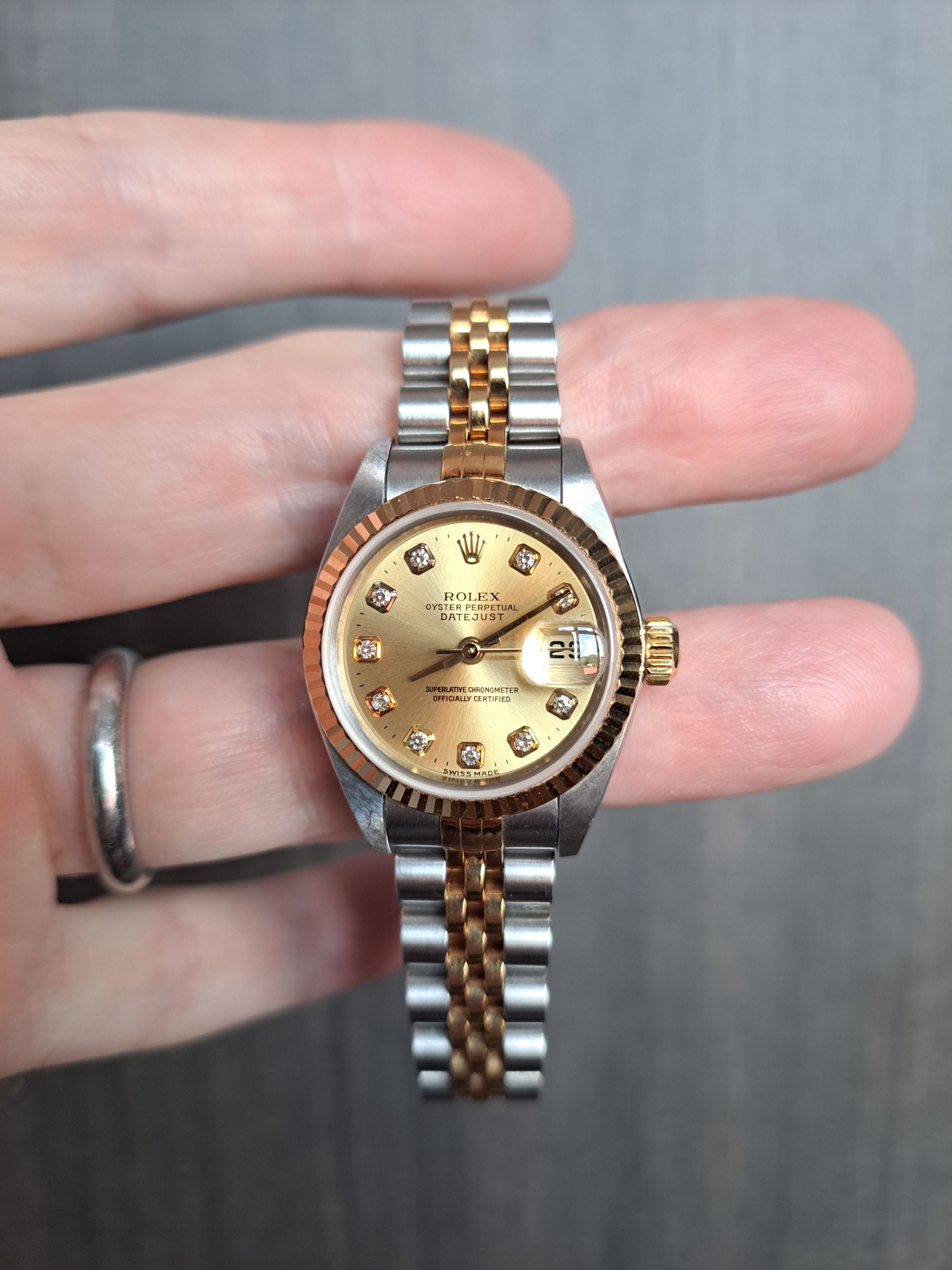 Gold ladies shop rolex datejust