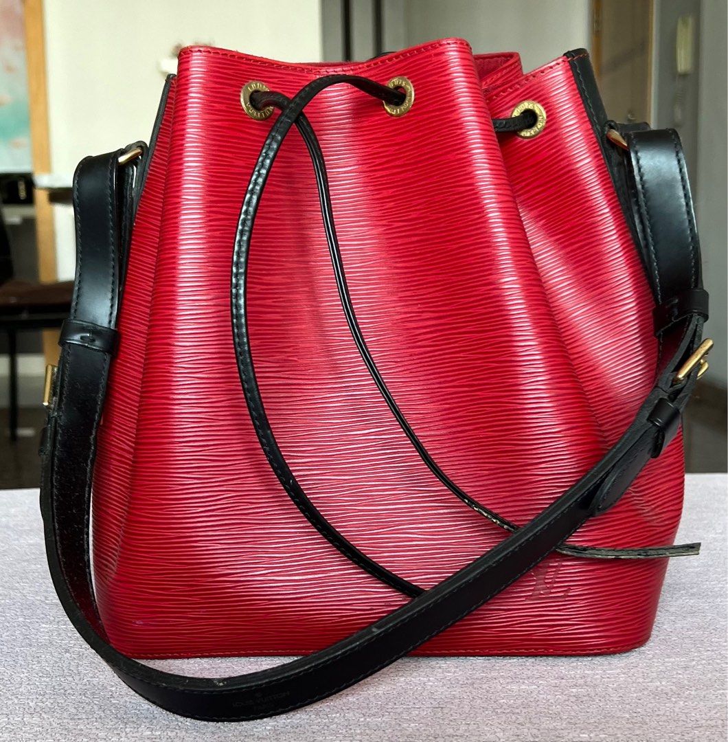 Louis Vuitton Bucket Bag, Luxury, Bags & Wallets on Carousell