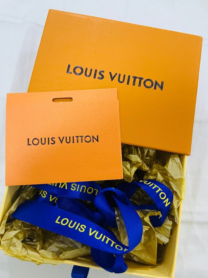 Louis Vuitton Bracelet Box with Drawstring Bag and Ribbon  Louis vuitton  bracelet, Louis vuitton small bag, Bracelet box