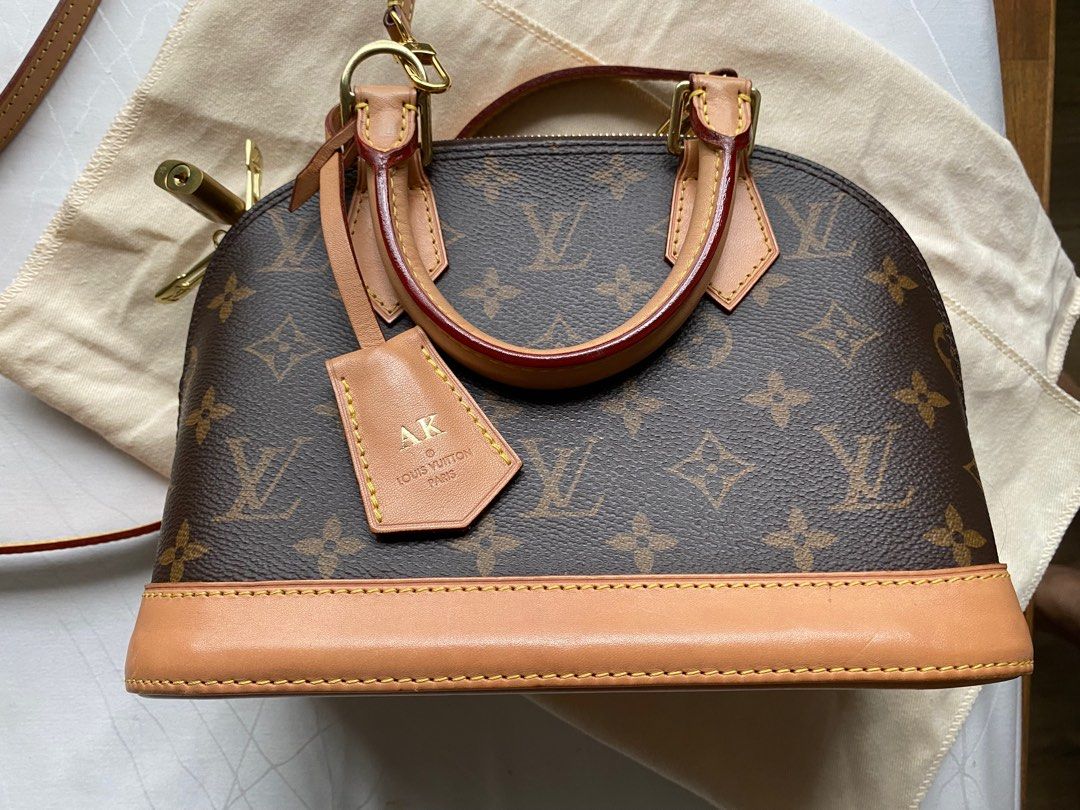 Louis Vuitton Alma BB brand new from 2019 comes with box, receipt, lock,  key. As well as the original crossbody strap !! $1100