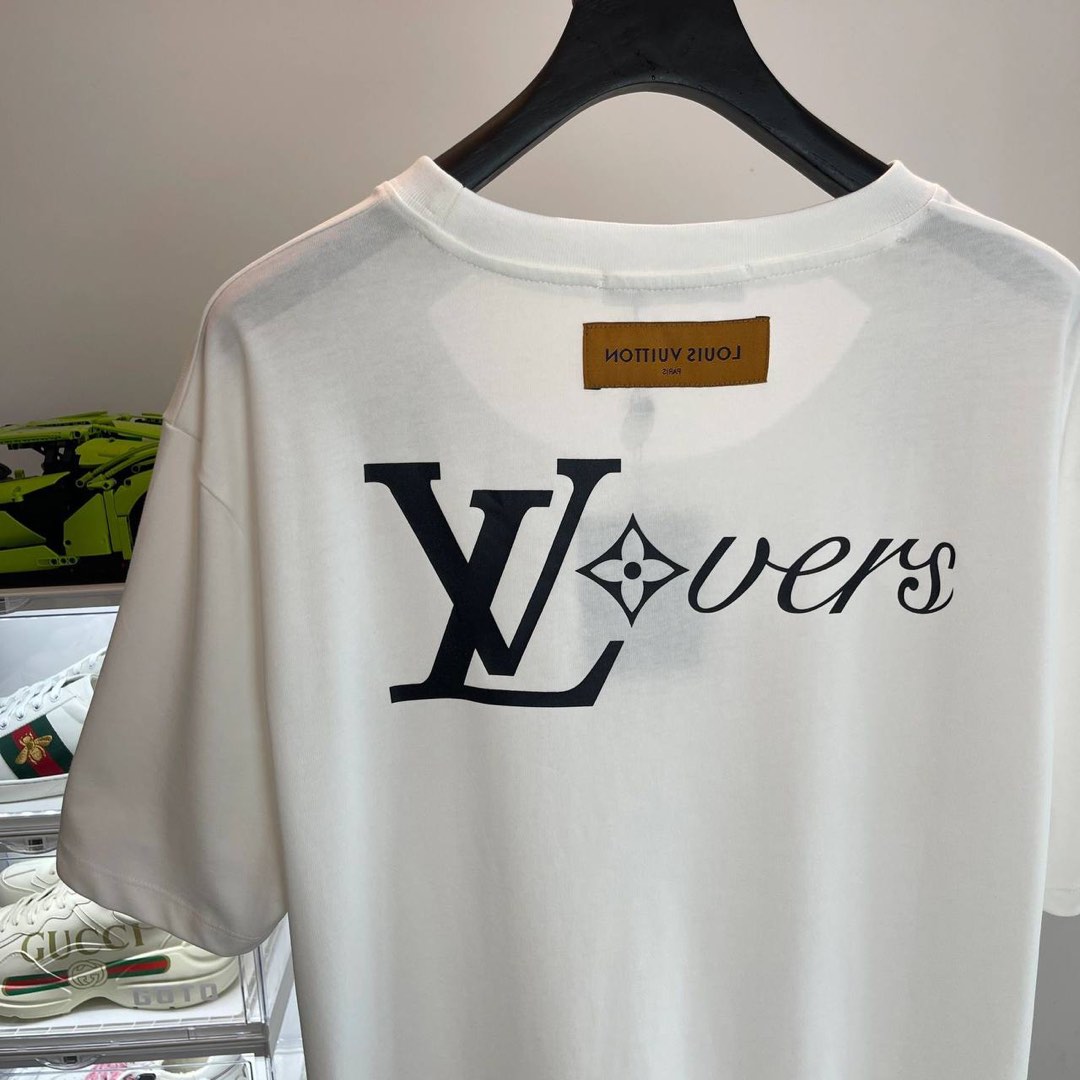 Maison L V crewneck black white, Men's Fashion, Tops & Sets, Tshirts & Polo  Shirts on Carousell