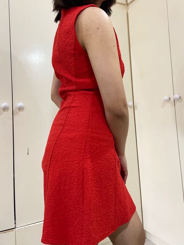 Mango Red Dress (Category: Dresses) located in Santa Rosa. Submitted by catshup (Listing ID 1250709254, Image 3). Description: 🍅 super pretty red dress!!! the details are so nice 🍅 barely used so its good as new 🍅 form is very nice! 🥫 MOP: GCash 🥫 MOD: LBC, J&T, SDD 🥫 Loc: Sta. Rosa, Laguna (can do meetups around the area).