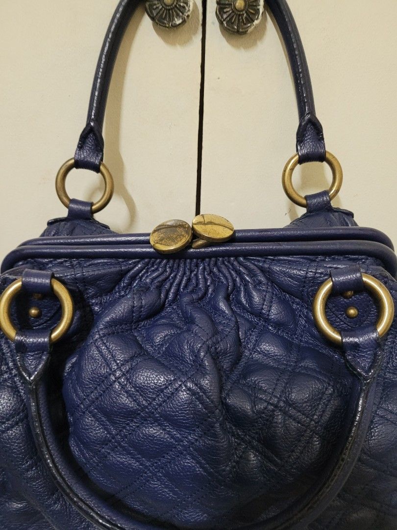 MARC JACOBS STAM LEATHER QUILTED BAG dark blue no sling (Category: Luxury Bags & Wallets) located in Caloocan City. Submitted by starbucksph (Listing ID 1250874821, Image 2). Description: MARC JACOBS STAM LEATHER QUILTED BAG dark blue no sling ykk zip velvet like lining.