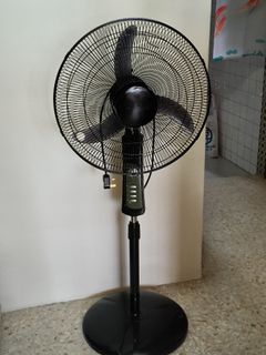 Morris Standing Fan 18"
