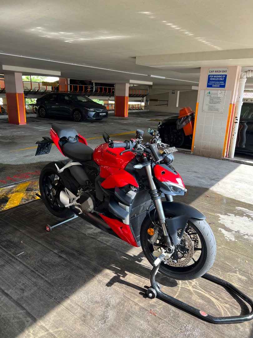 MOTORCYCLE DETAILING / DETAILING / BIKE DETAILING / CERAMIC COATING