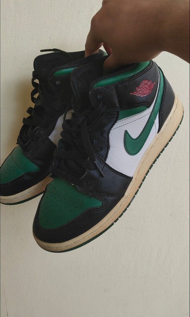 Nike mid cut shoes new arrivals