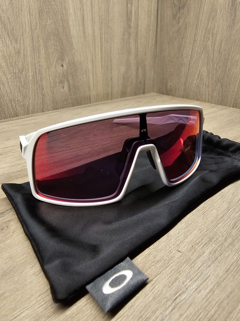 Oakley sutro asia fit top