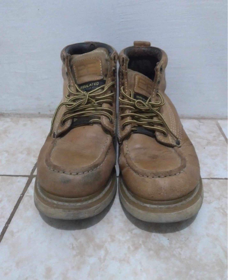 Pathfinder boots on Carousell
