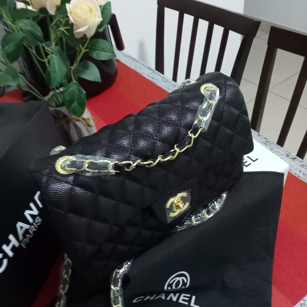 PRE-OWNED CHANEL CLASSIC QUILTED CAVIAR (MEDIUM) DOUBLE FLAP GHW, Luxury,  Bags & Wallets on Carousell