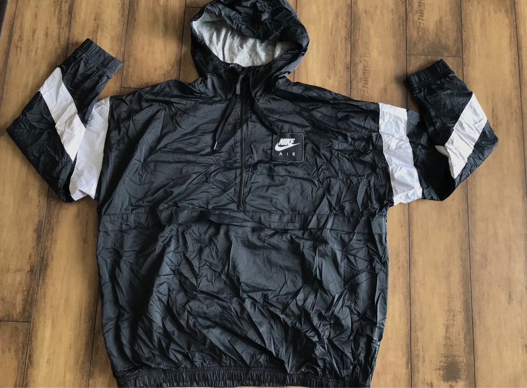 Nike classic windbreaker hotsell jacket