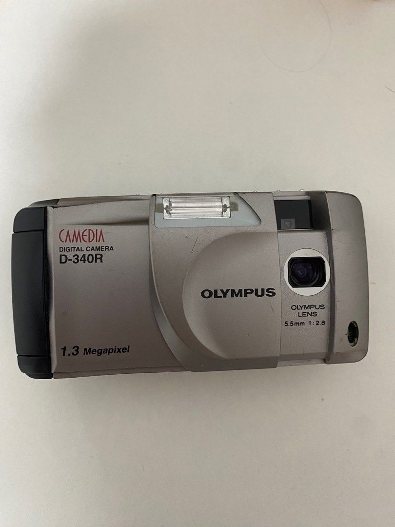 Rare Olympus Camedia D340R Digicam (Category: Cameras) located in Antipolo. Submitted by declutter.clothes (Listing ID 1250840713, Image 2). Description: BUY AT YOUR OWN RISK. Defective, idk kung napapaayos pa bigla na lang hindi nag on kahit pinalitan ko na ng battery. w CCD sensor (vintage vibe photos) battery: 4x AA Battery .