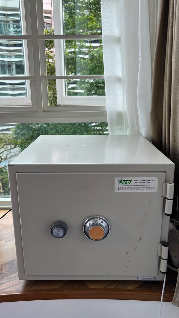 Safe Box, Furniture & Home Living, Security & Locks, Safe on Carousell