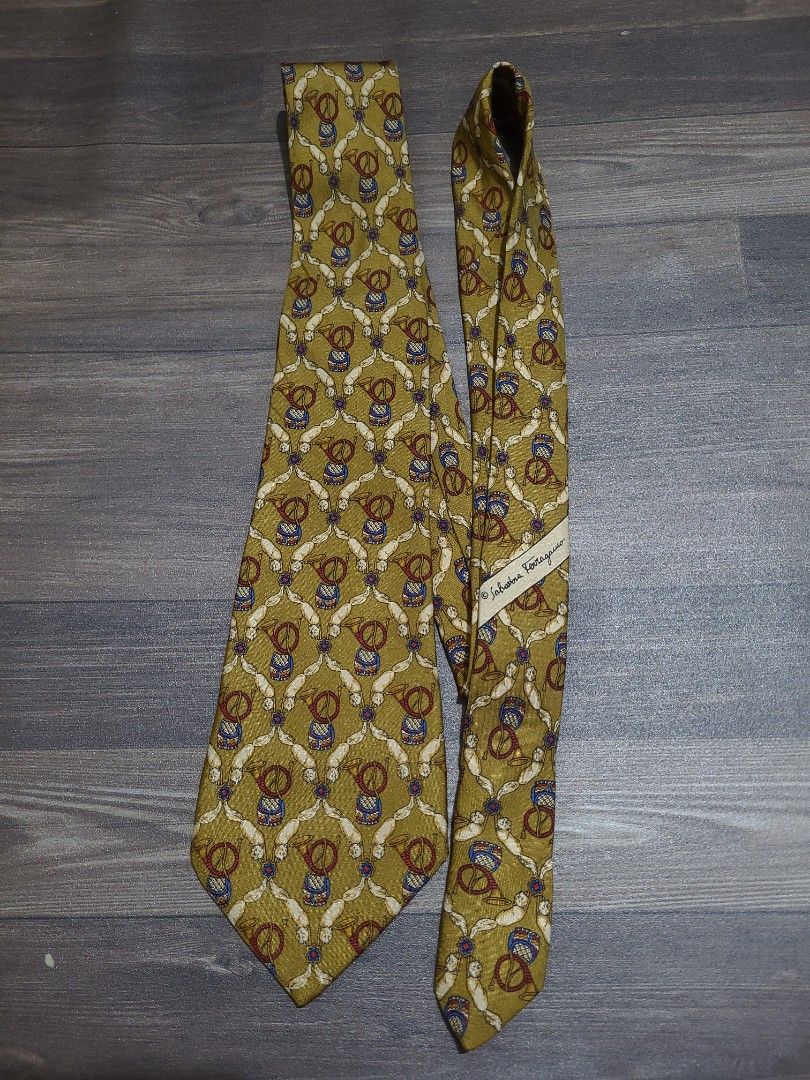 Salvatorre Ferragamo silk novelty ties (Category: Ties) located in Mandaluyong City. Submitted by Mackoy23 (Listing ID 1250797183, Image 1). Description: Almost new condition No issue Silk novelty design Made in Italy 1000 Dm to purchase.