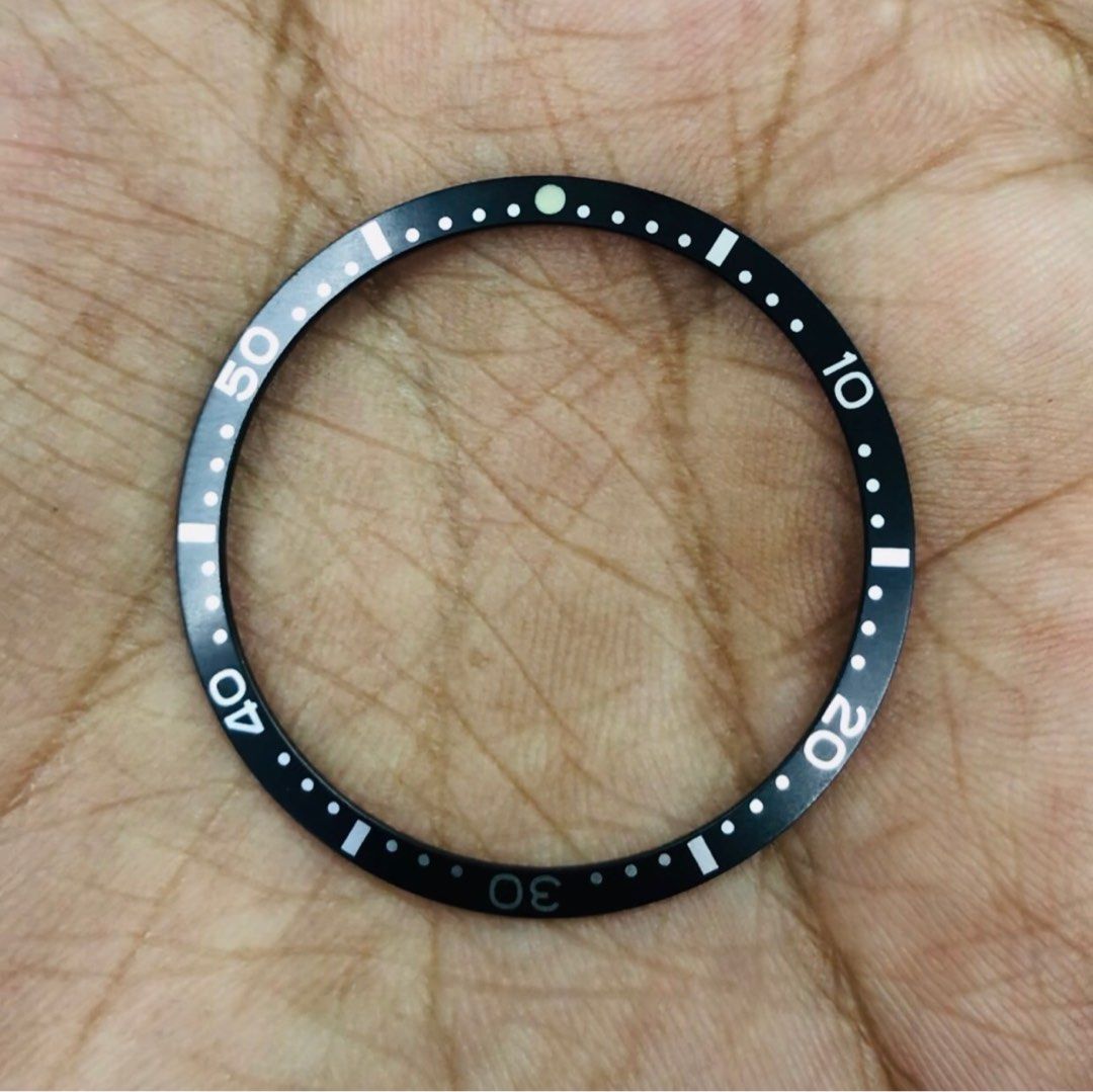 Seiko 6217 62Mas Insert (Category: Men's Watches) located in Manila. Submitted by mr.watches (Listing ID 1087341990, Image 2). Description: Seiko 62 Mas Insert - Original Design - With 12 o'clock lume - Replacement AM Parts.