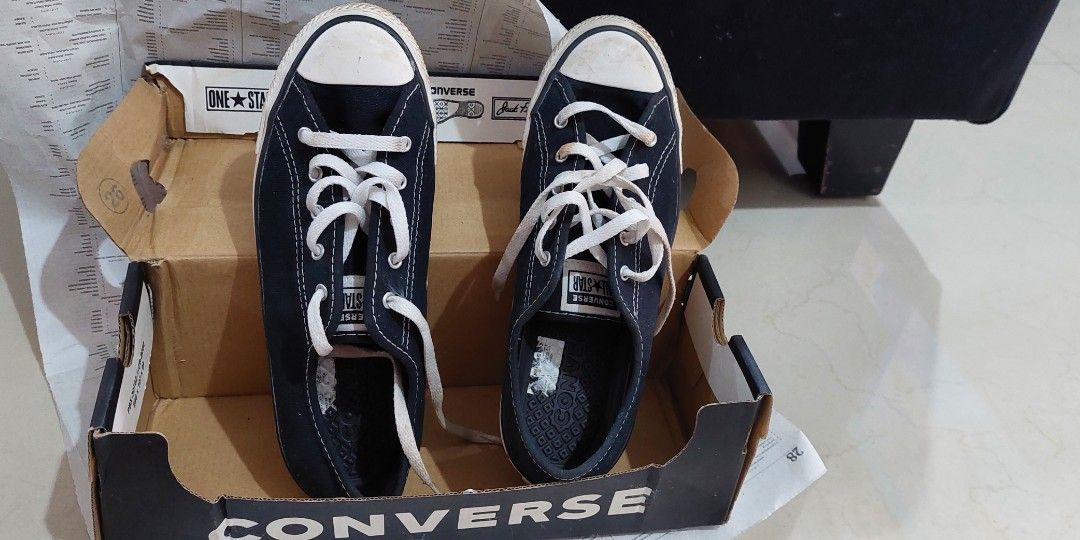 Sepatu converse ukuran 37