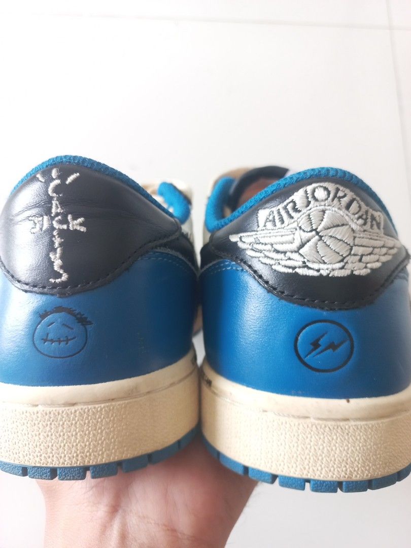 sepatu nike travis scott