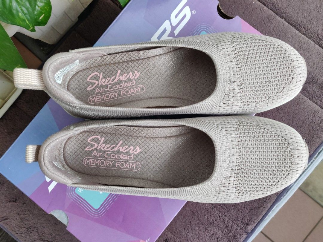 Skechers air cooled top memory foam taupe