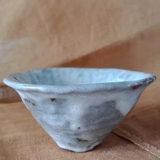 Stoneware bowl / server or fruit bowl