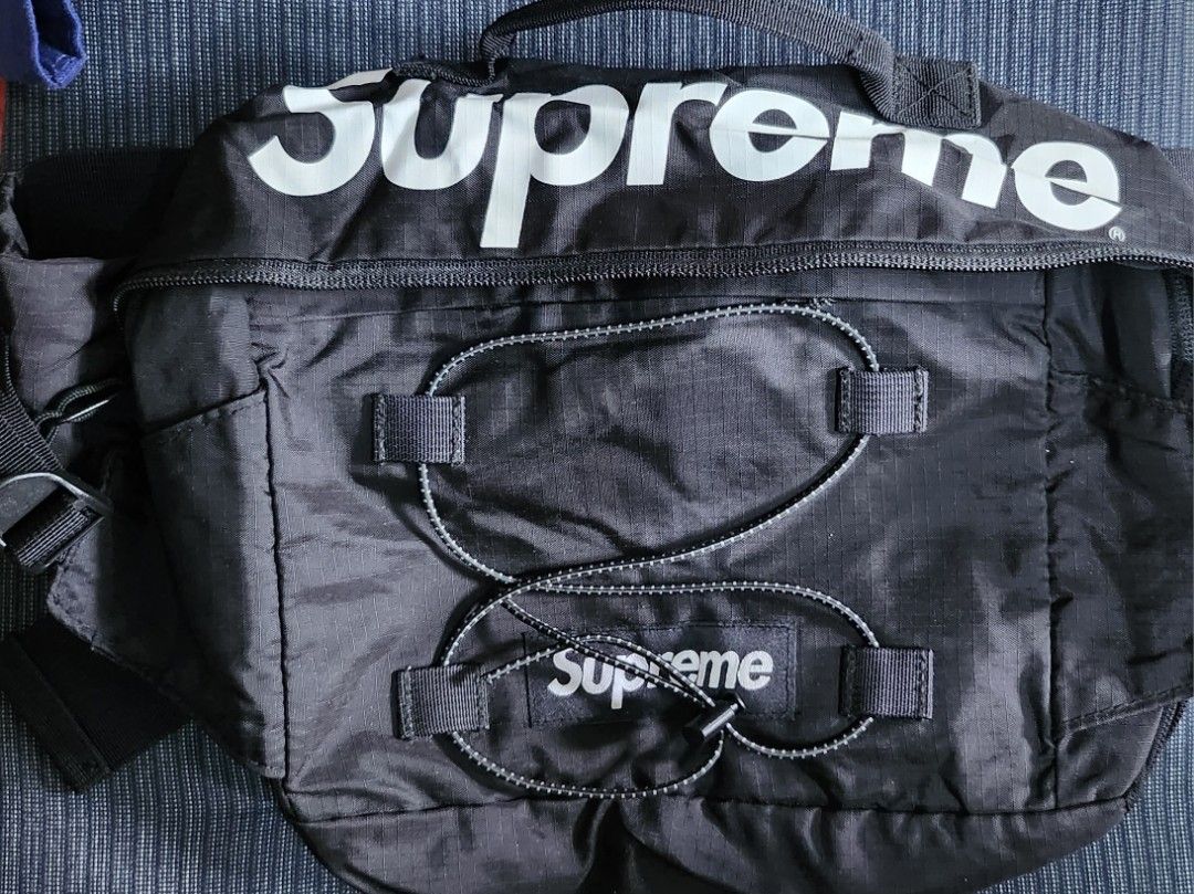 Supreme waist bag 腰包送supreme sock, 名牌, 手袋及銀包- Carousell