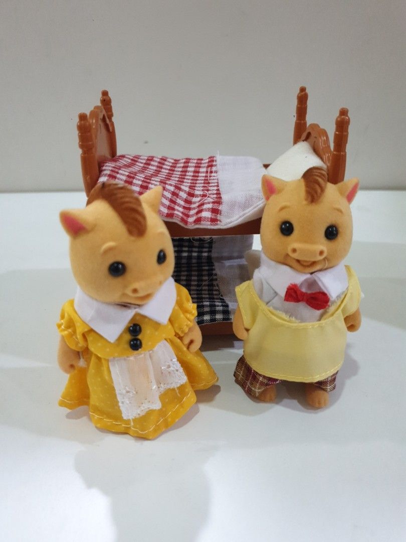 FOREST FAMILIES Happy doll collection wild boar and bed play set ...