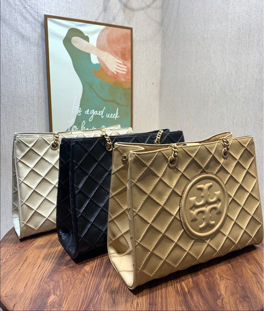 New 2023 Tory Burch Fleming soft chain Tote bag Leather, Luxury, Bags &  Wallets on Carousell