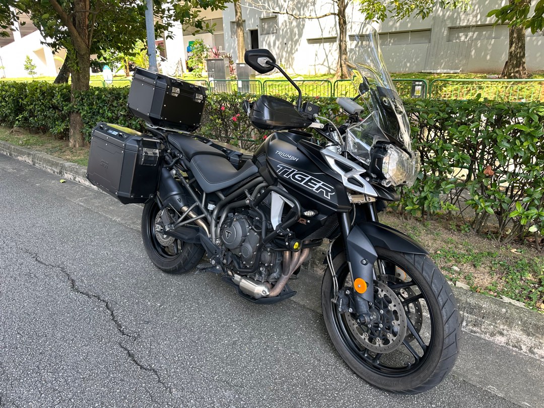 Triumph tiger 800 xrx lrh on sale