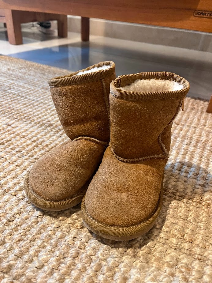 Ugg Toddler Boots, Babies & Kids, Babies & Kids Fashion on Carousell