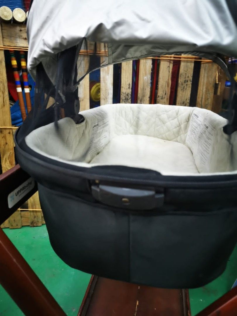 Used uppababy hotsell bassinet stand