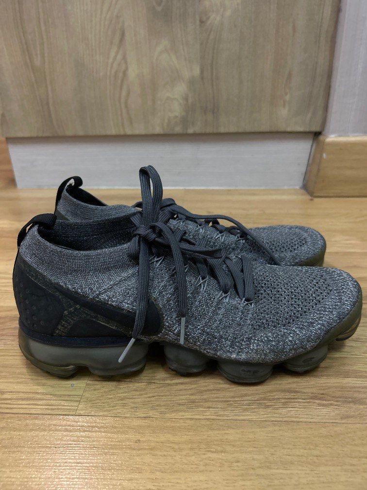Grey store vapor maxs