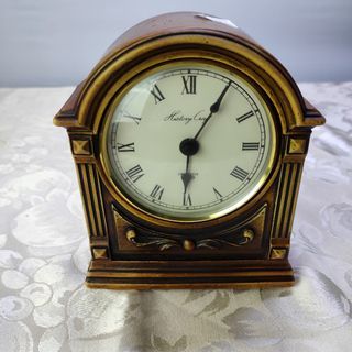 Vintage History Craft Quartz clock Resin table top clock 16cm from England 1500 *157