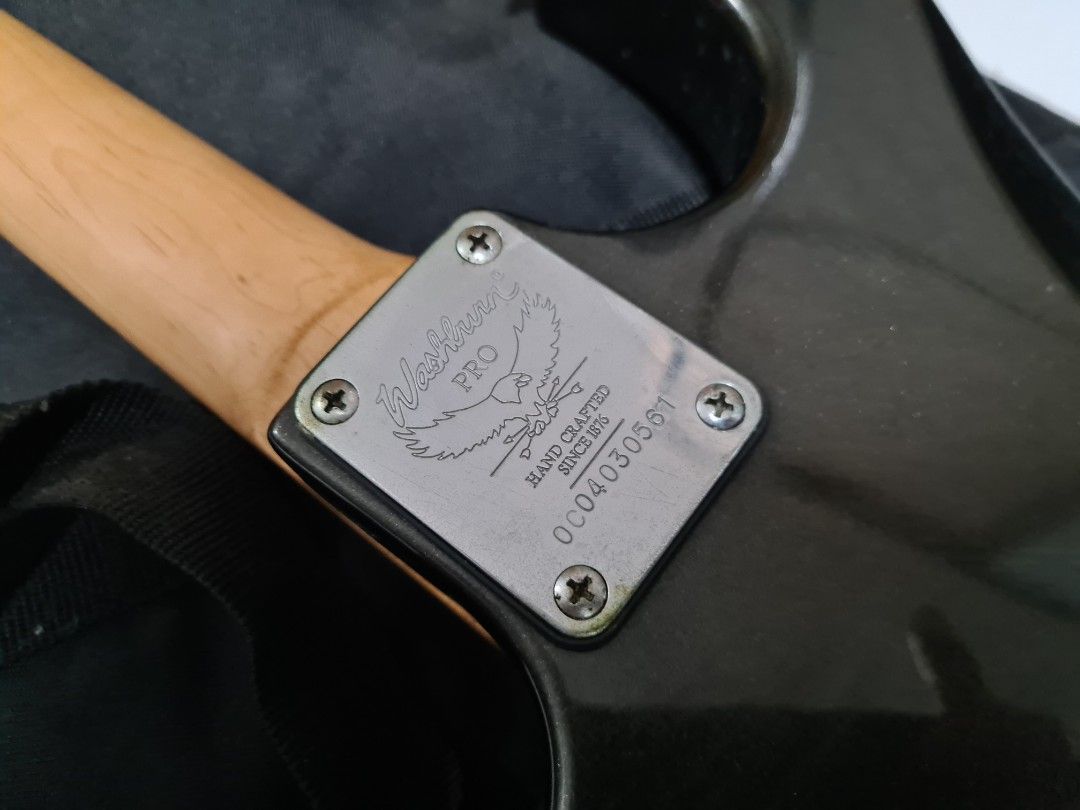 Washburn X12 Electric Guitar, Hobbies & Toys, Music & Media, Musical