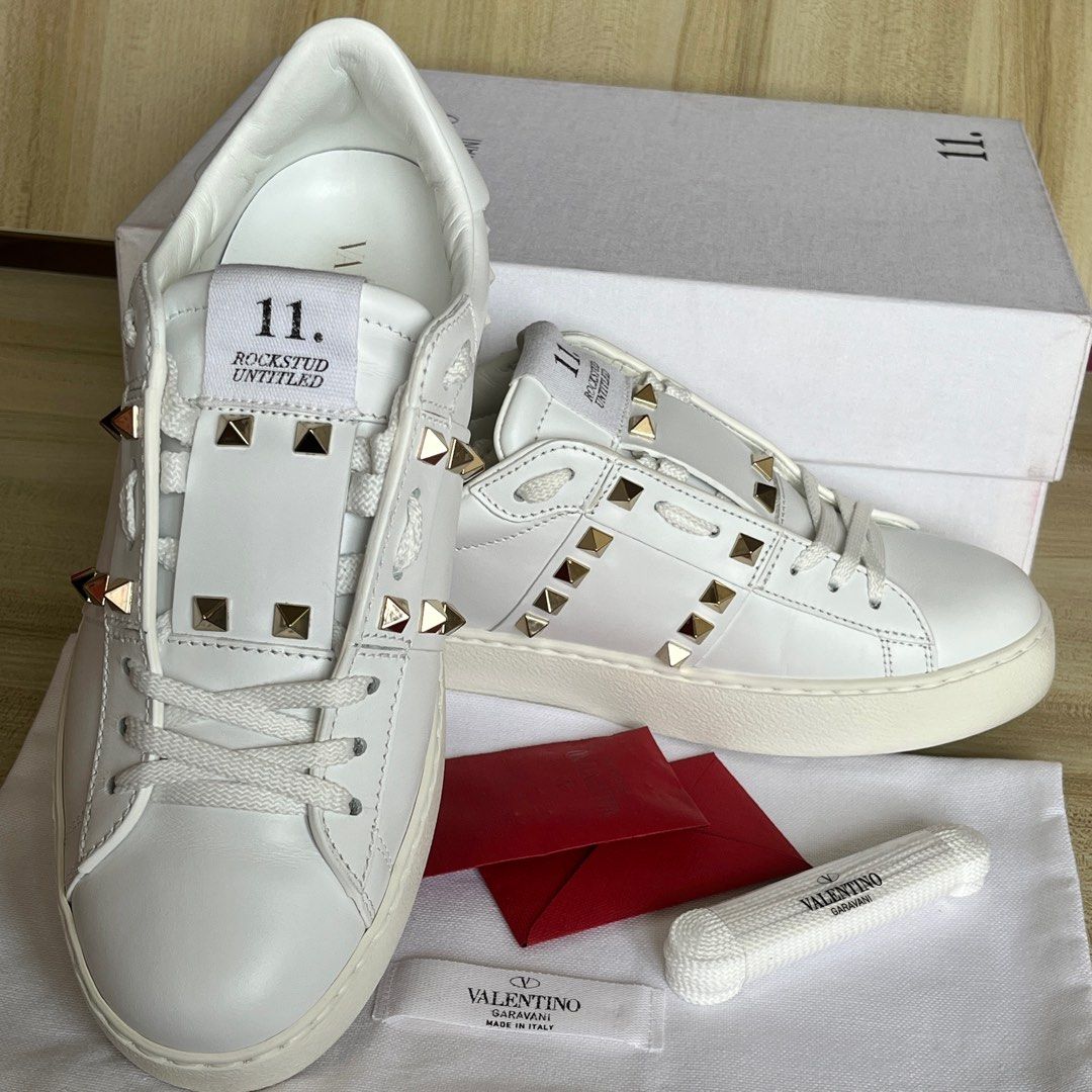 Valentino rockstud deals sneakers white