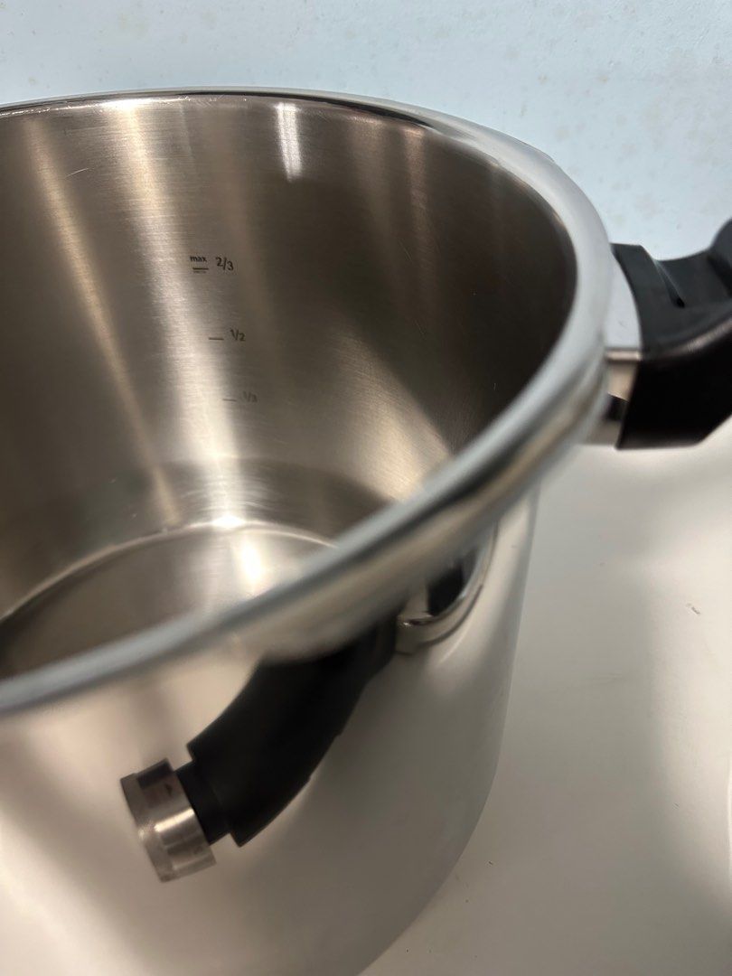 WMF Perfect Pro Pressure Cooker 6.5Litres, Furniture & Home Living