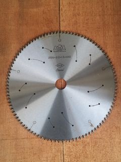 Wood working saw blade