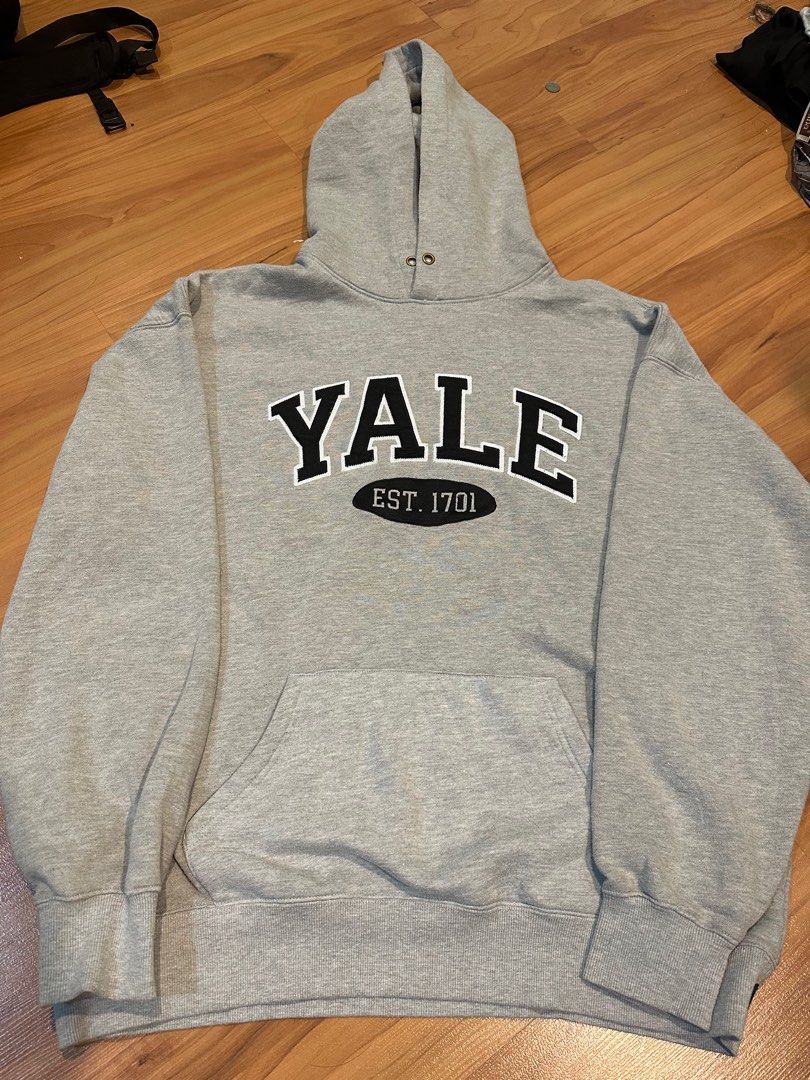 Yale University Hoodie, Men's Fashion, Tops & Sets, Hoodies on Carousell