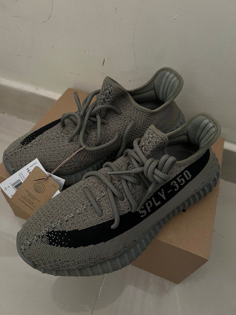 YEEZY BOOST 350 V2 GRANITE CORE BLACKadidas - 靴