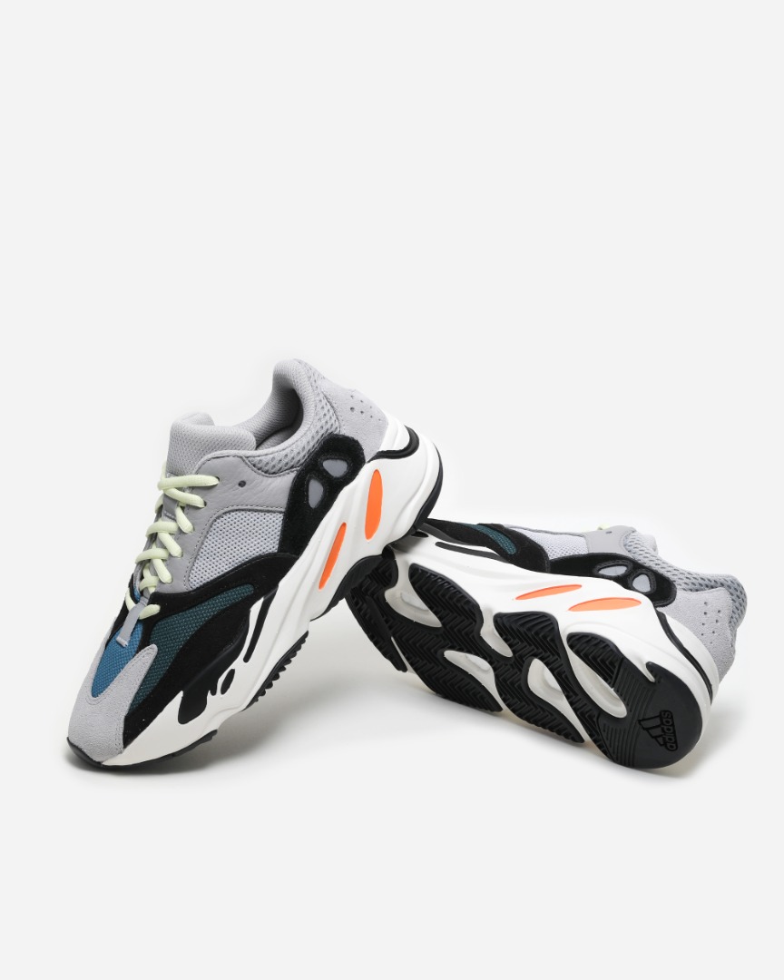 Yeezy on sale 700 moth