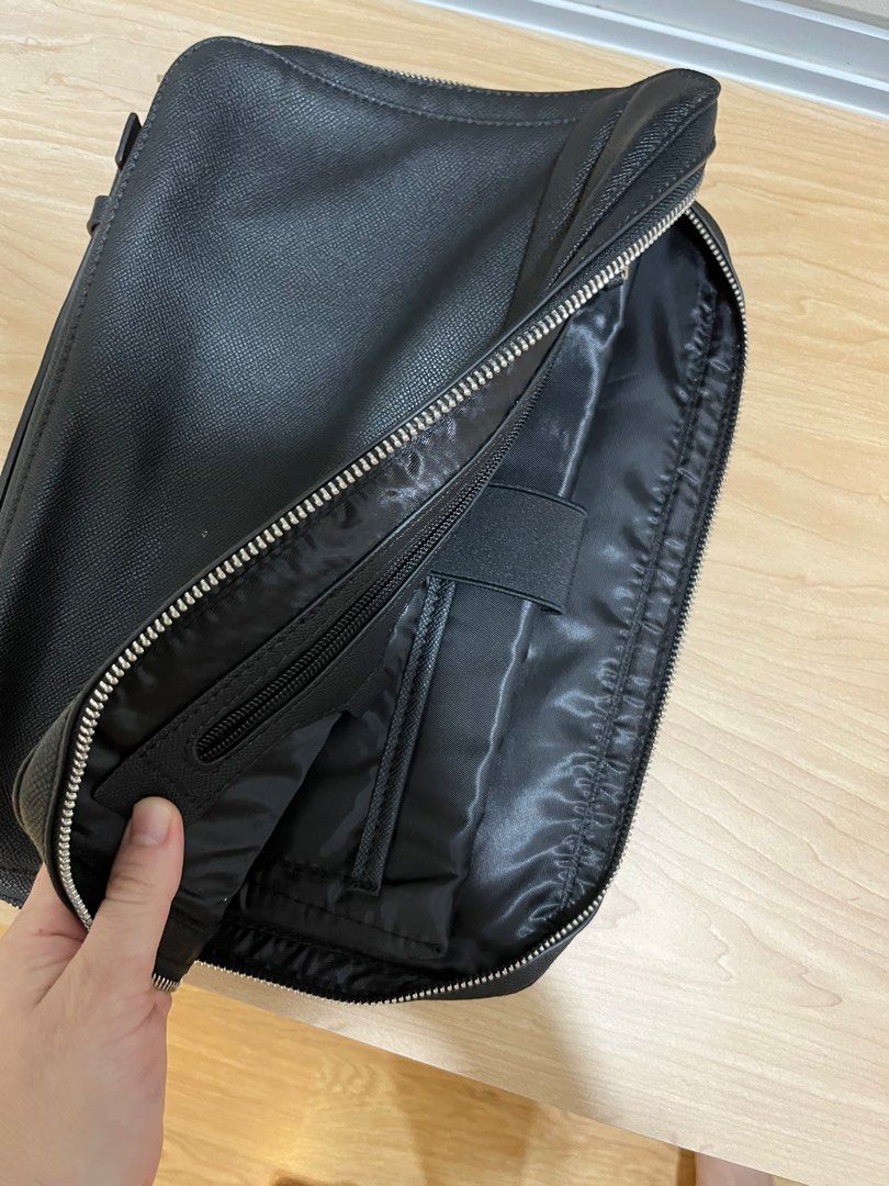 Zara deals black clutch