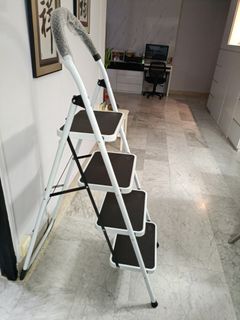 Bergman step deals ladders